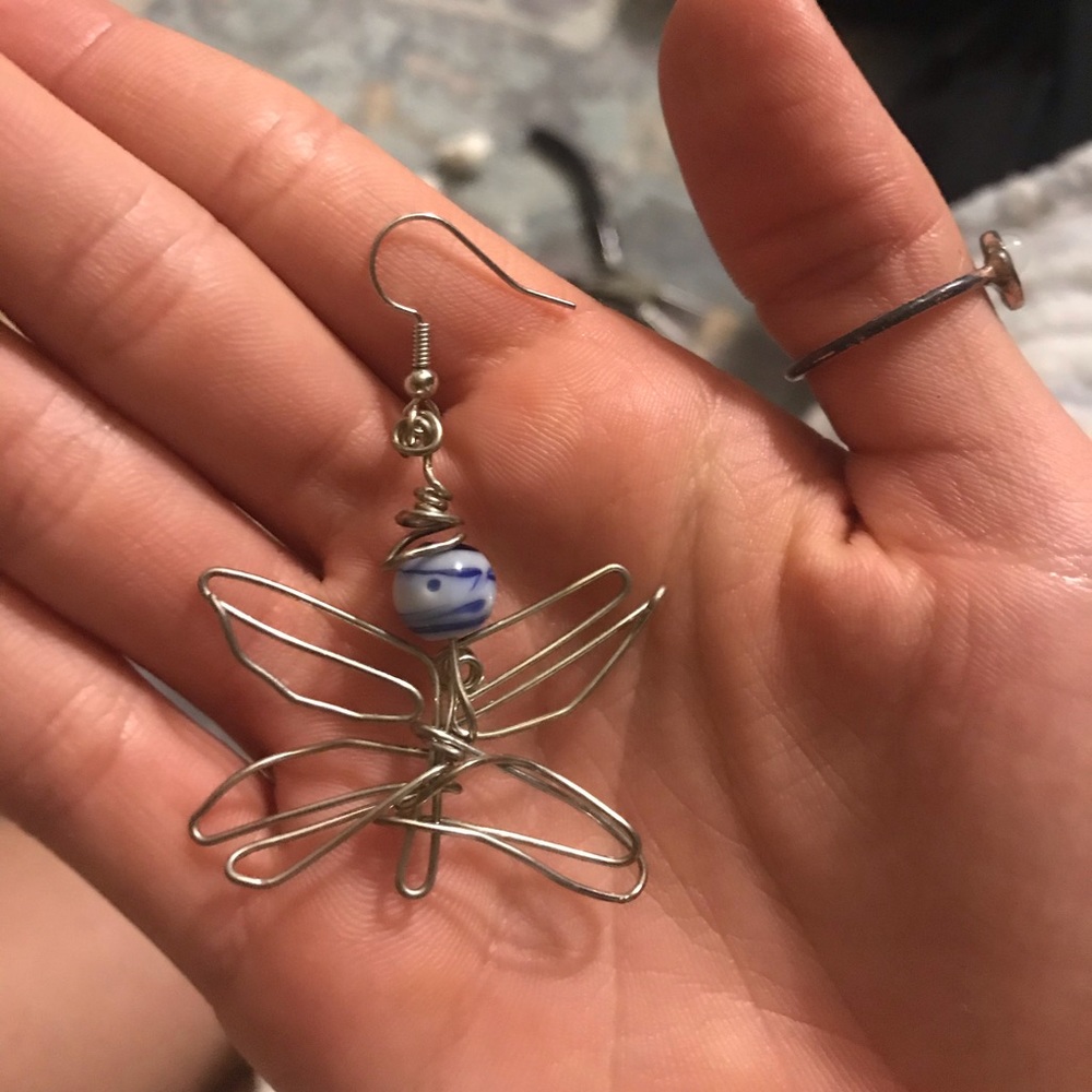 Wire earrings - Picture 3 of 8